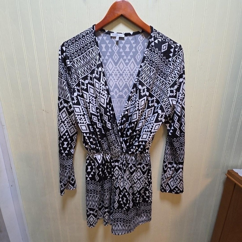 Charlotte Russe Romper Juniors Large Black Geometric Print Long Sleeve V Neck